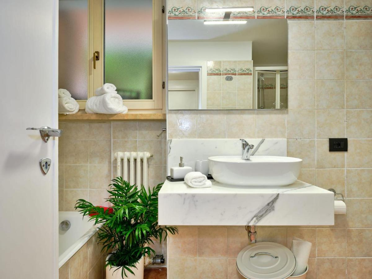 Domus Garda Apartment การ์ดา ภายนอก รูปภาพ